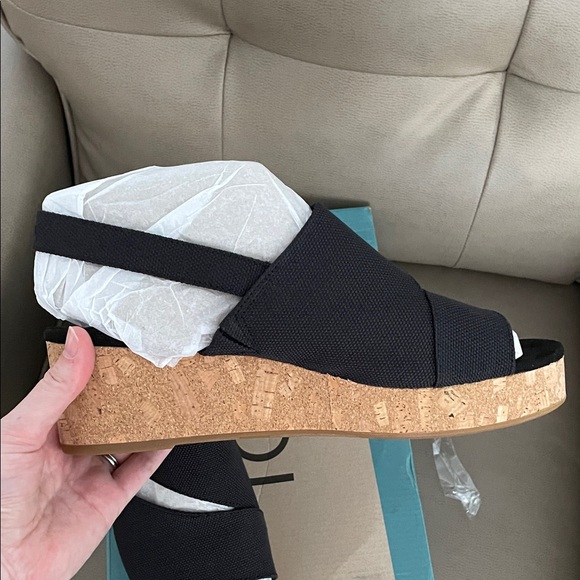 Toms Black Wedges with Cork Platform - Picture 4 of 5